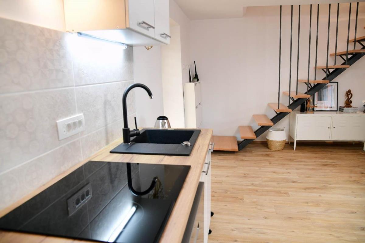 Apartment D & Studio L Dobrinj Eksteriør bilde