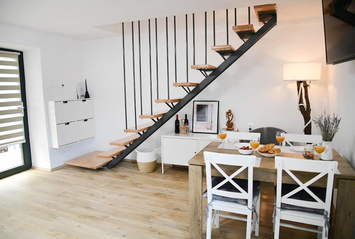 Apartment D & Studio L Dobrinj Eksteriør bilde
