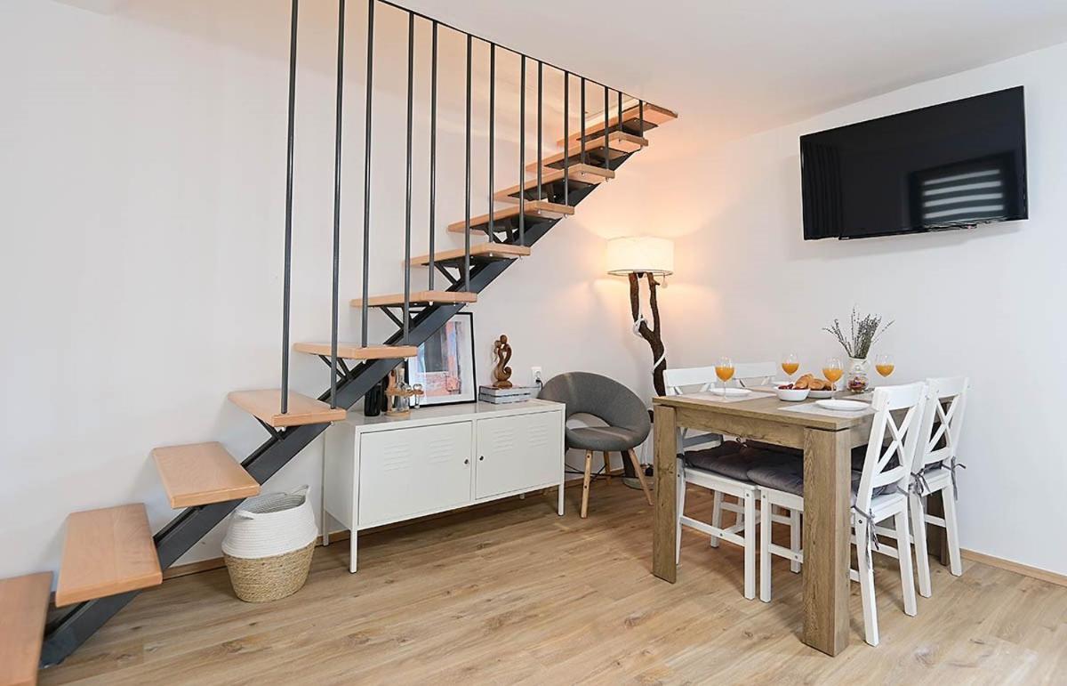 Apartment D & Studio L Dobrinj Eksteriør bilde
