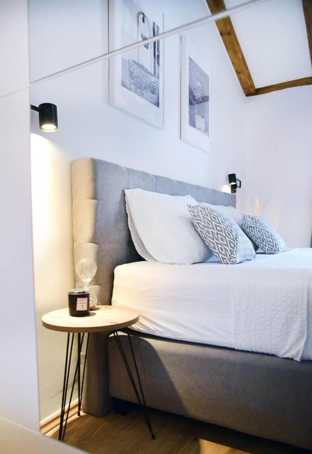 Apartment D & Studio L Dobrinj Eksteriør bilde