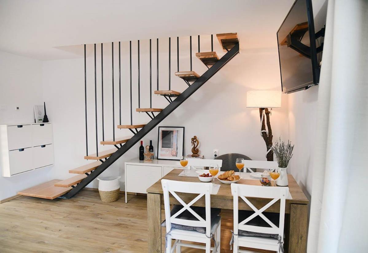Apartment D & Studio L Dobrinj Eksteriør bilde